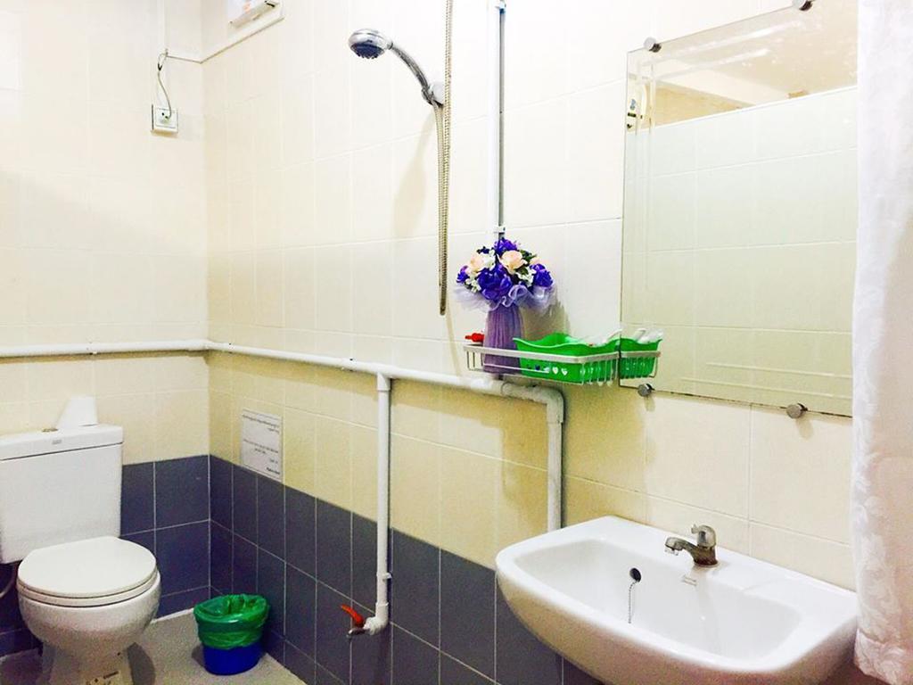 Pandora Motel Yangon Dış mekan fotoğraf