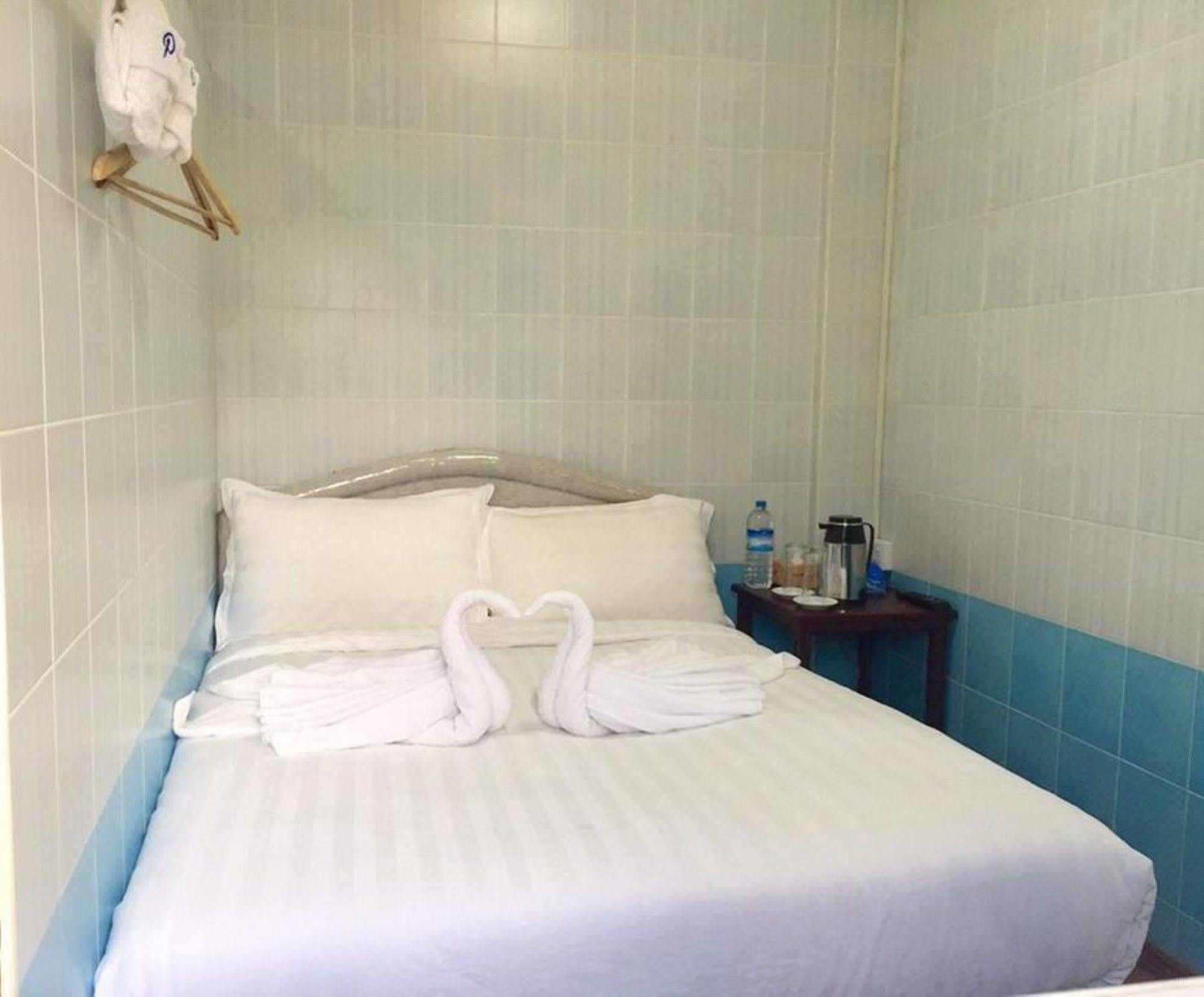 Pandora Motel Yangon Dış mekan fotoğraf