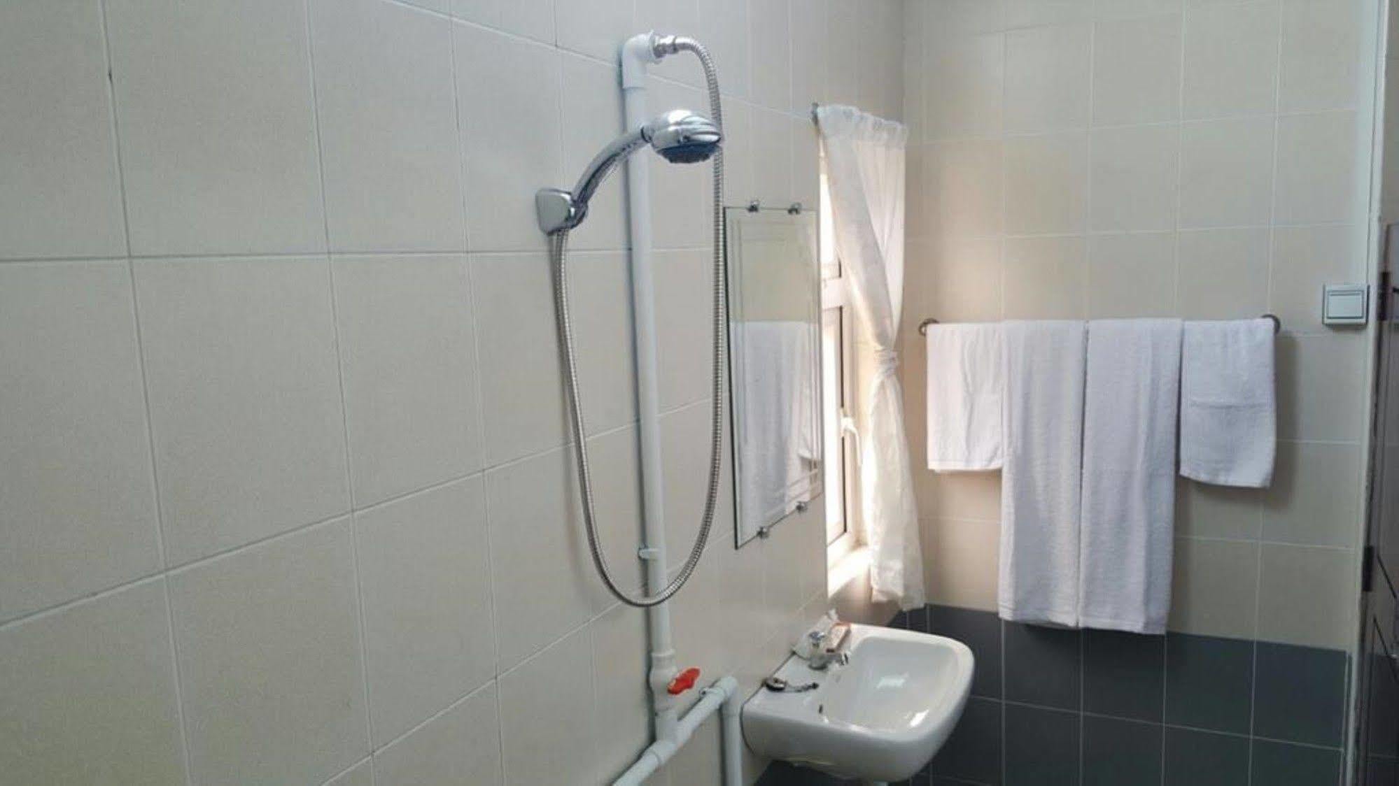 Pandora Motel Yangon Dış mekan fotoğraf