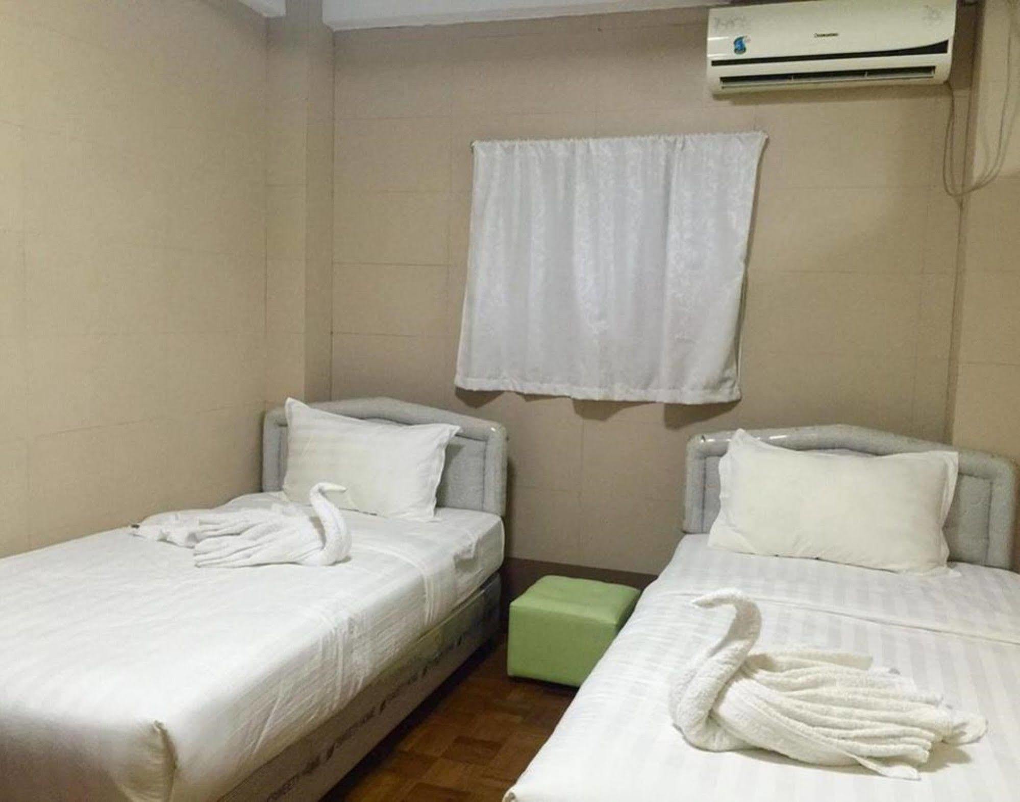 Pandora Motel Yangon Dış mekan fotoğraf